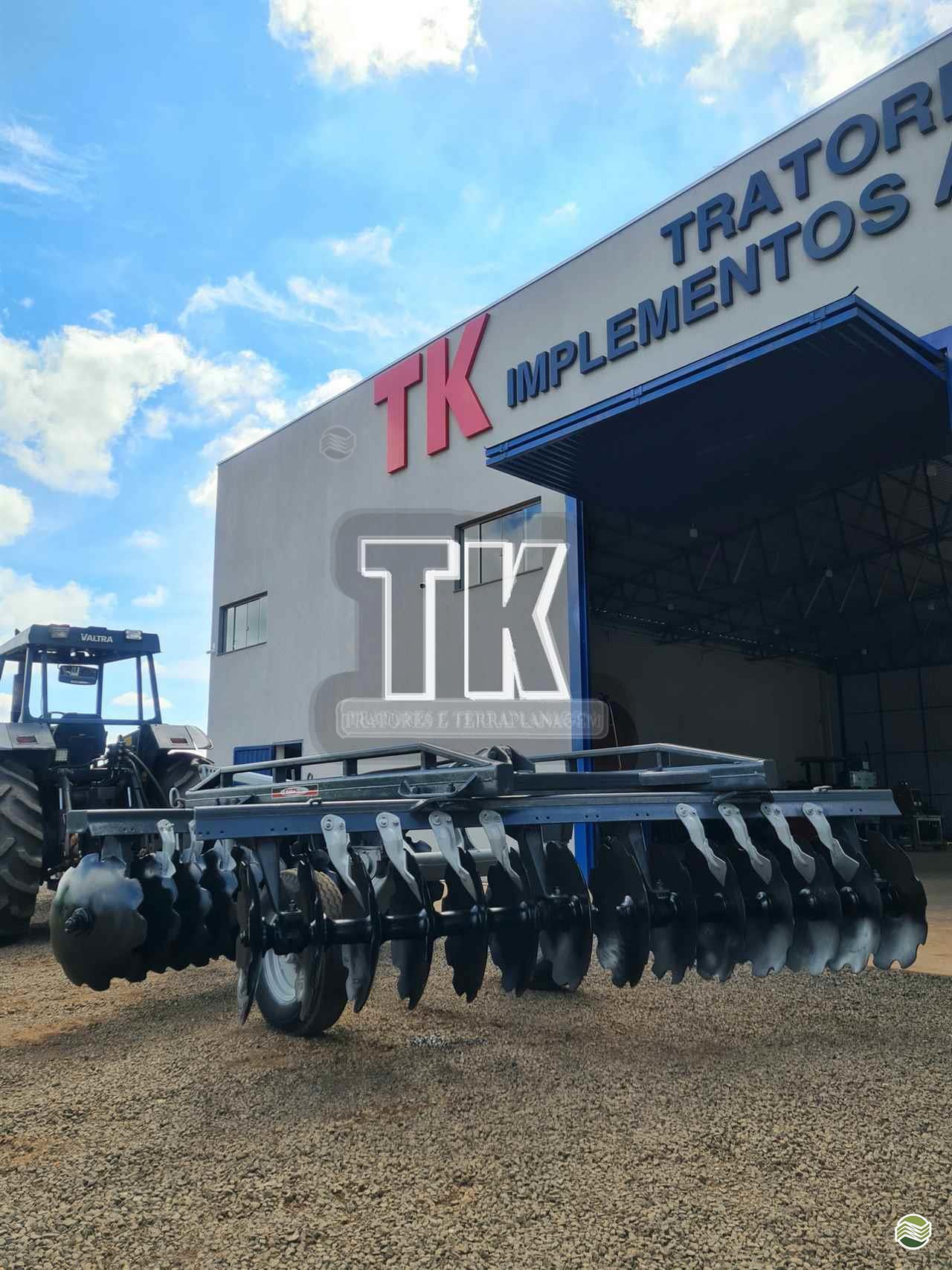 IMPLEMENTOS AGRICOLAS GRADE ARADORA ARADORA 28 DISCOS TK Tratores NOVA ANDRADINA MATO GROSSO DO SUL MS